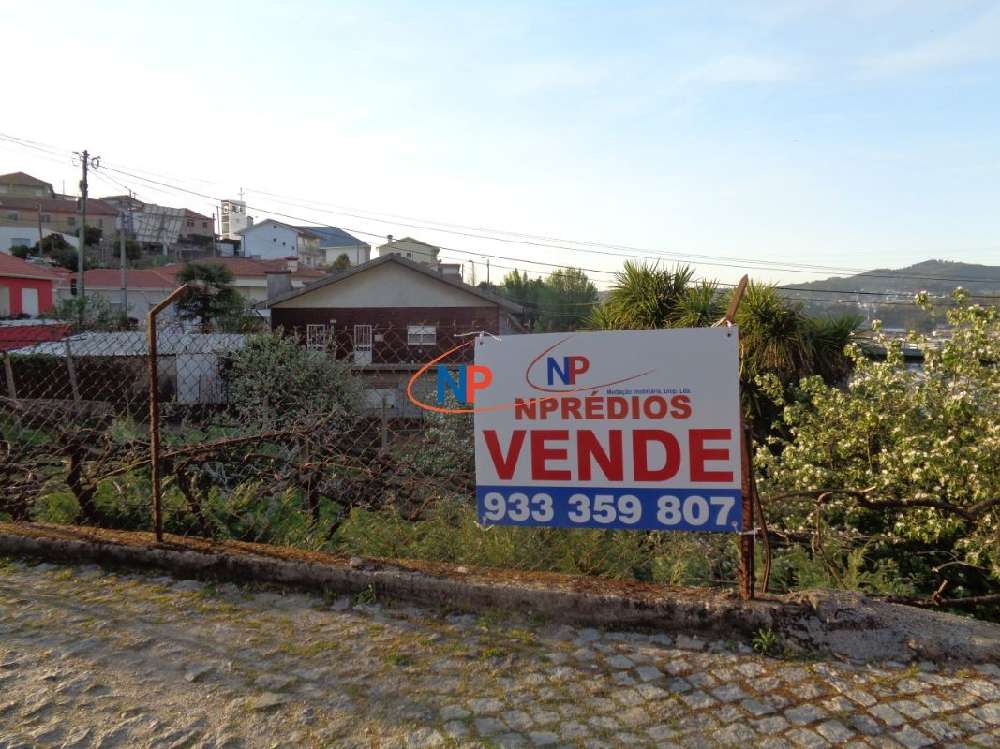 Santo Tirso Santo Tirso terreno foto #request.properties.id#
