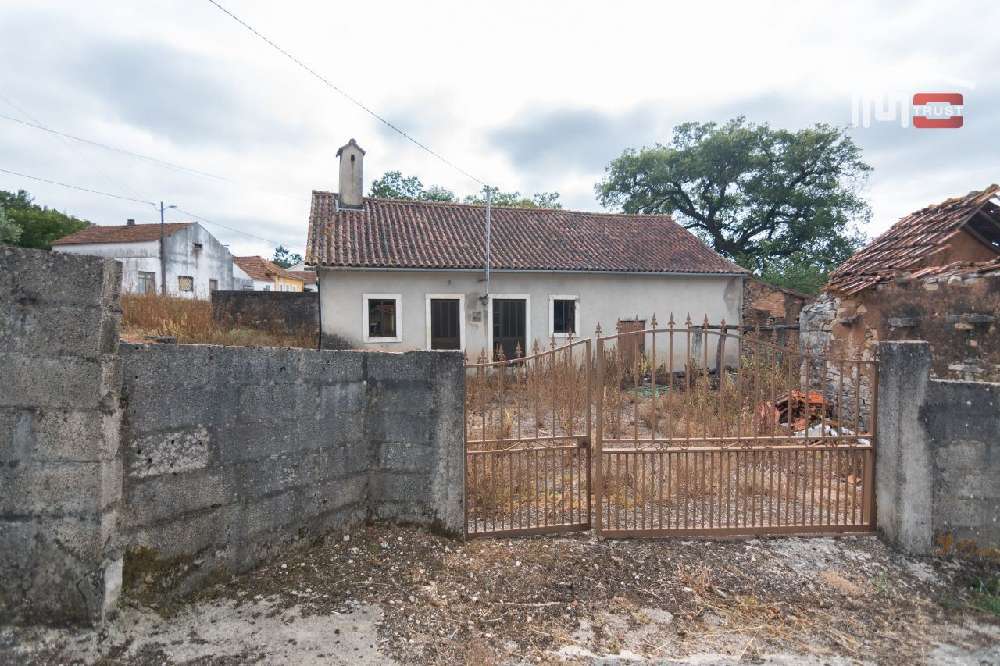  出售 屋  Alqueidão da Serra  Porto De Mós 2