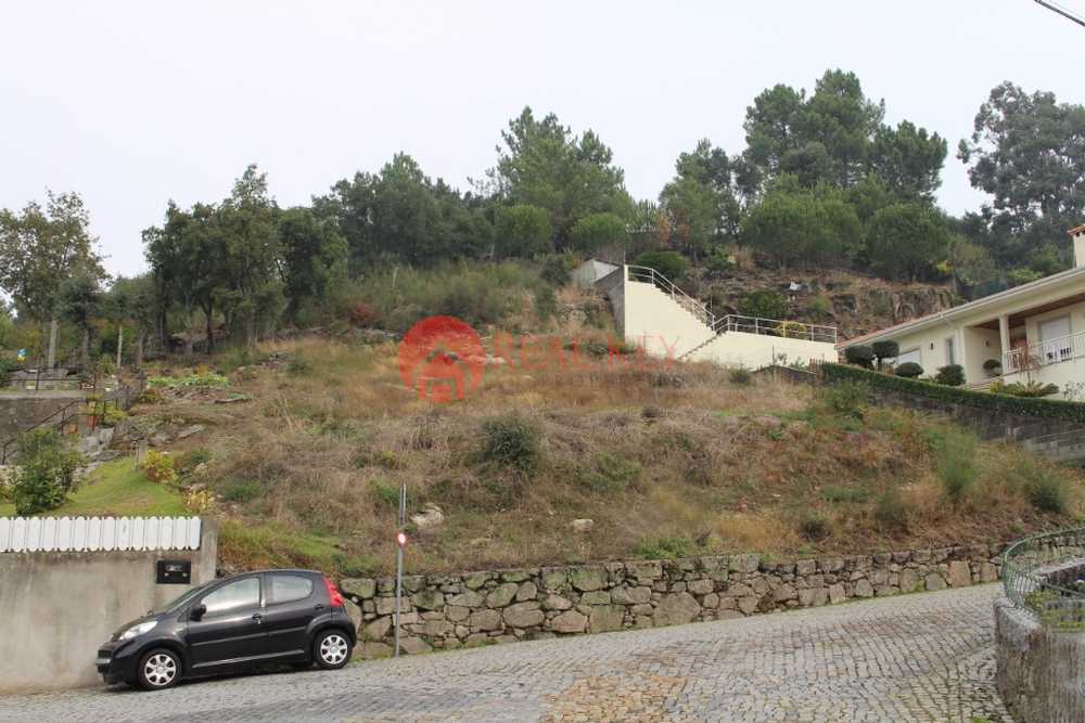 Burgães Santo Tirso terreno foto #request.properties.id#