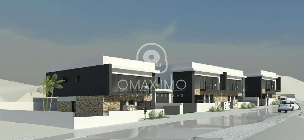 Almada Almada terreno foto #request.properties.id#