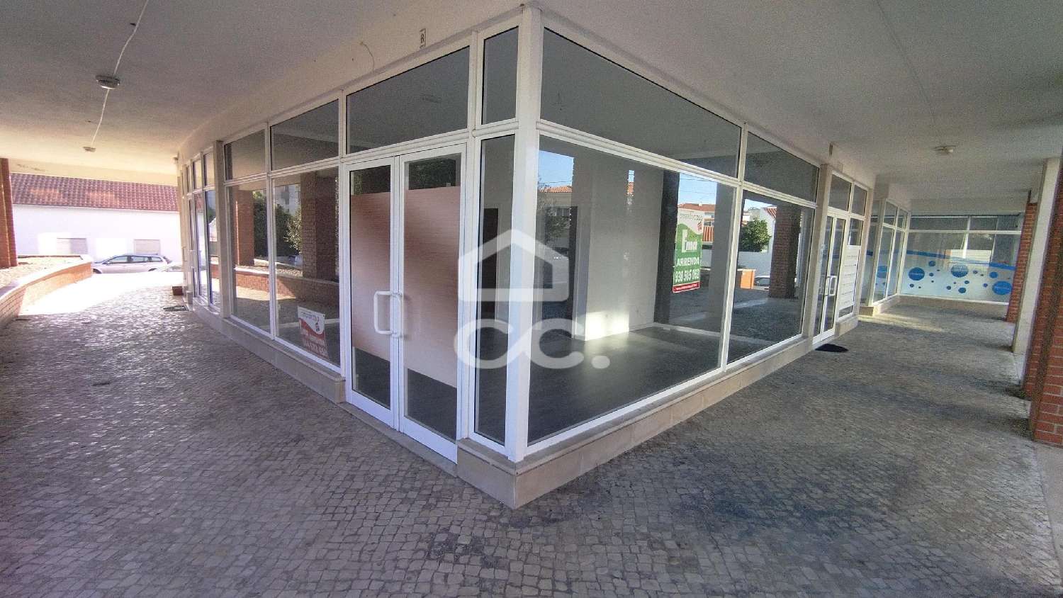  te koop bedrijfsruimte/ kantoor Marinha Grande Marinha Grande 2
