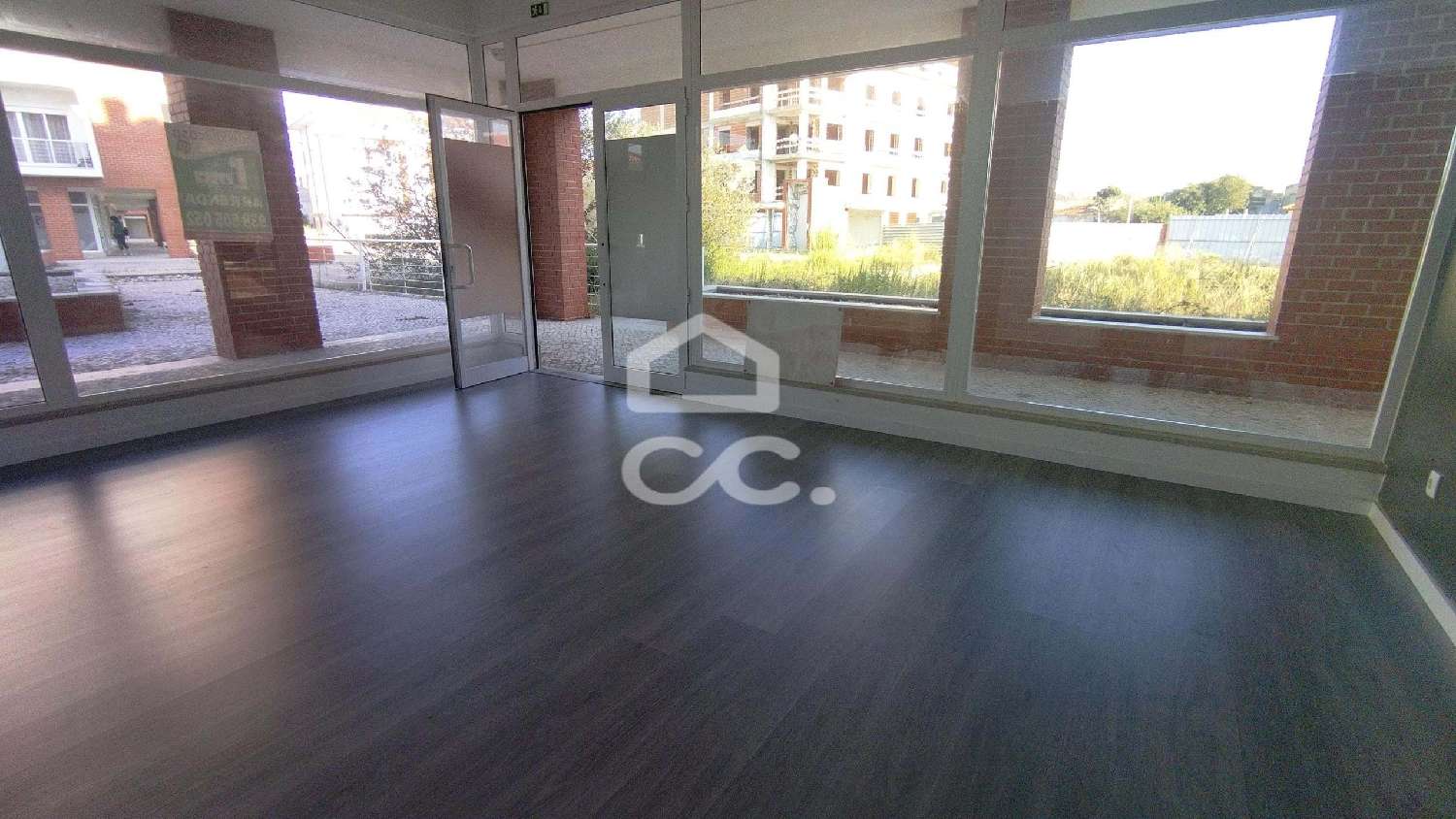  te koop bedrijfsruimte/ kantoor Marinha Grande Marinha Grande 4