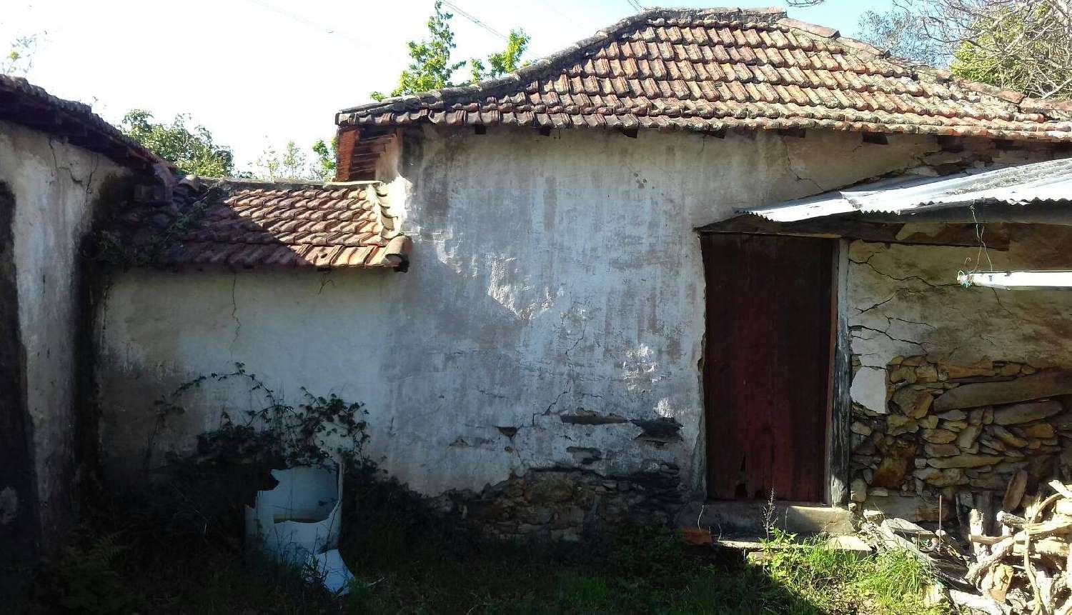 en venta casa rústica Aguiar de Sousa Paredes 3