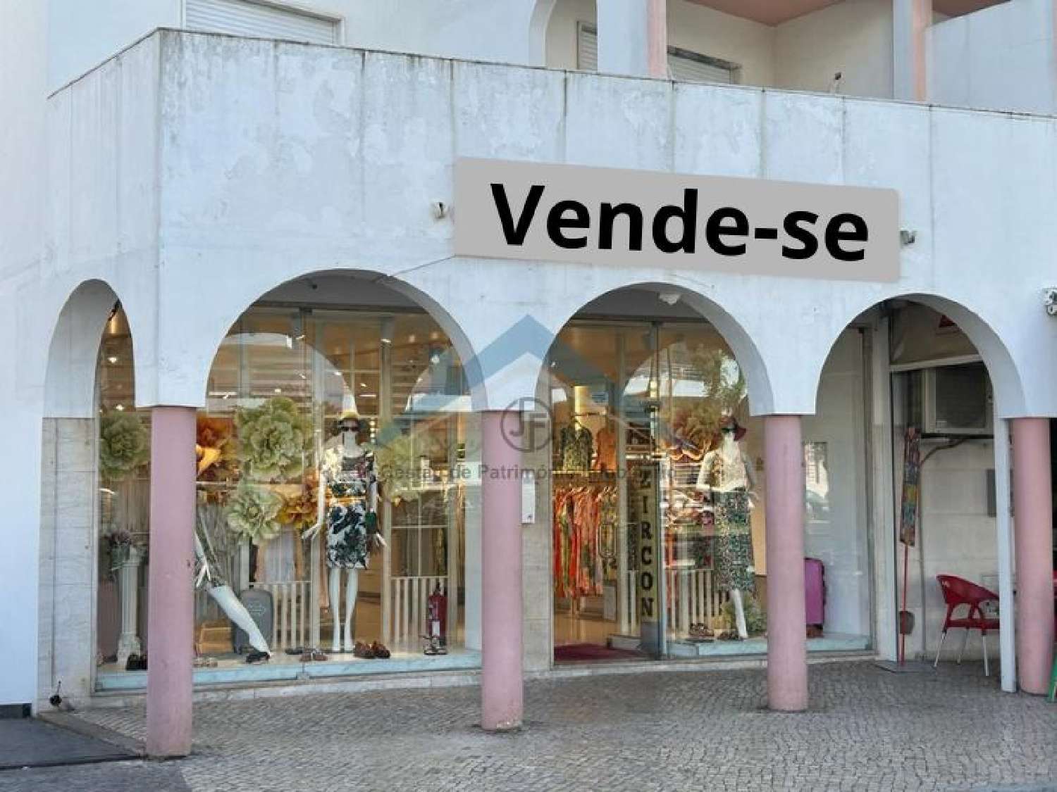  à venda loja Quarteira Loulé 1