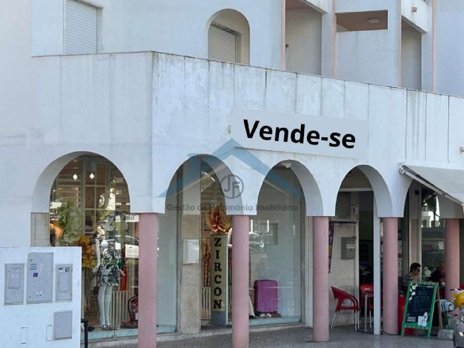  à venda loja Quarteira Loulé 2