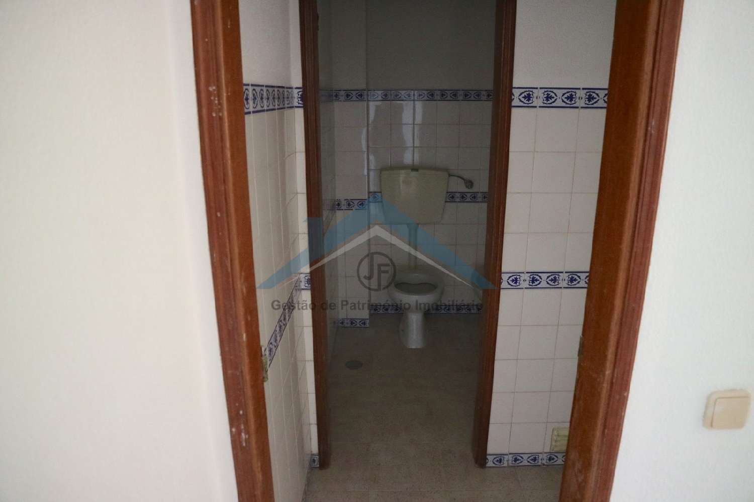  à venda loja Quarteira Loulé 6