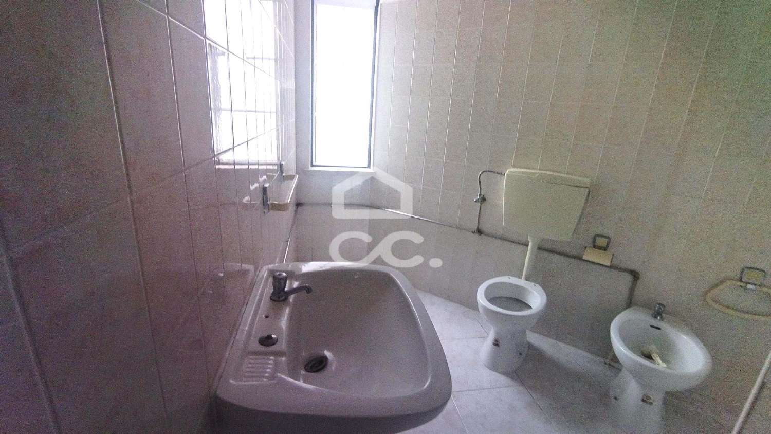 te koop bedrijfsruimte/ kantoor Marinha Grande Marinha Grande 3